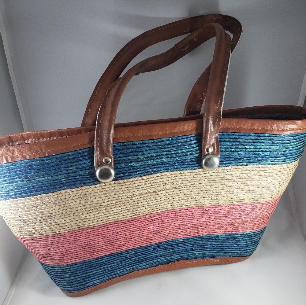 Small straw tote